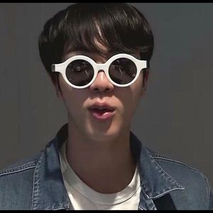 Meet your Posher, Abi